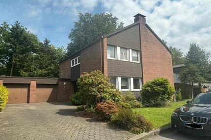 Hochwertige Sanierte Erdgeschosswohnung mit Garten und Garage 2 zimmer