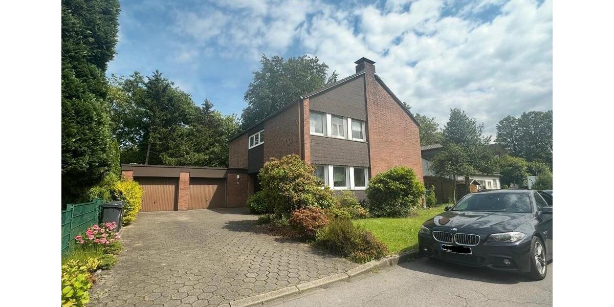 Hochwertige Sanierte Erdgeschosswohnung mit Garten und Garage 2 zimmer