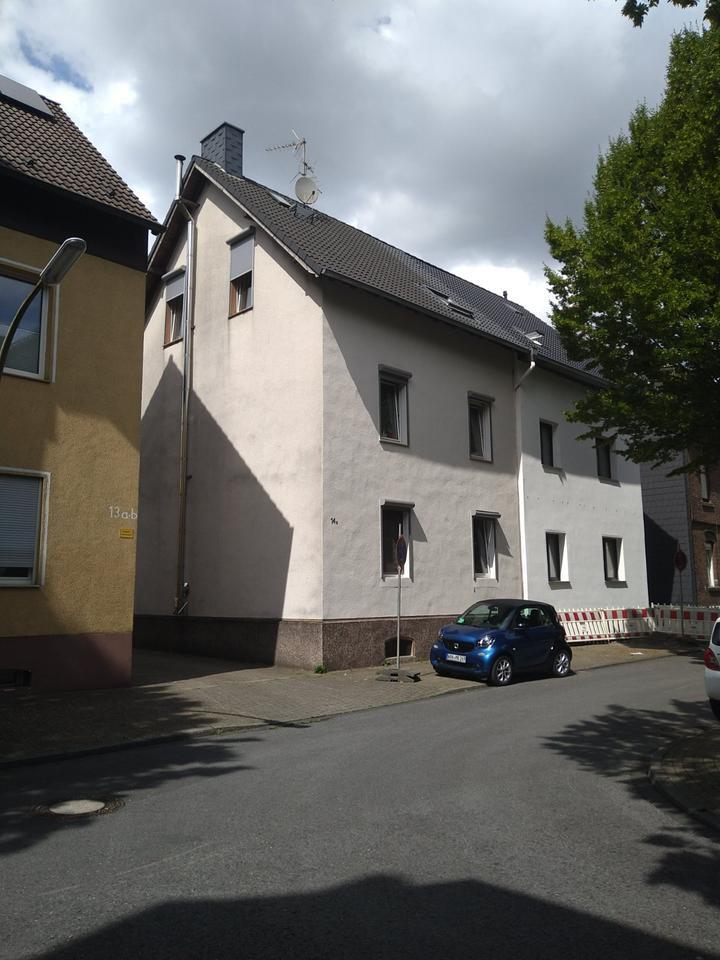 Großes Einfamilienhaus in ruhiger Grünlage