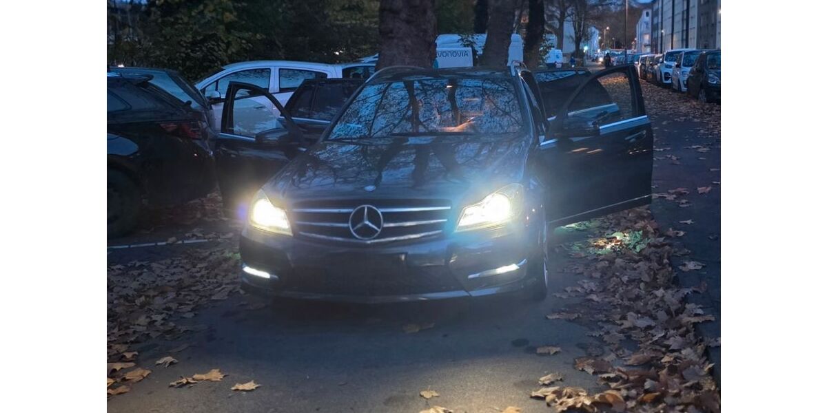 Mercedes-Benz C 250 215.000 km 7.800 € Gelsenkirchen 45881