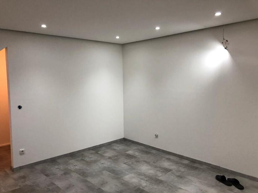 Freistehendes Haus mit EinliegerWohnung , sofort bezugsfertig.