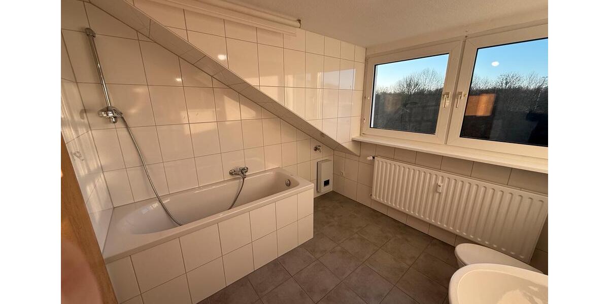 Dachgeschoßwohnung Hagen Hagen-Nord - 3 Zimmer, 78 m&sup2;, 900&euro; | Angebot:24789139