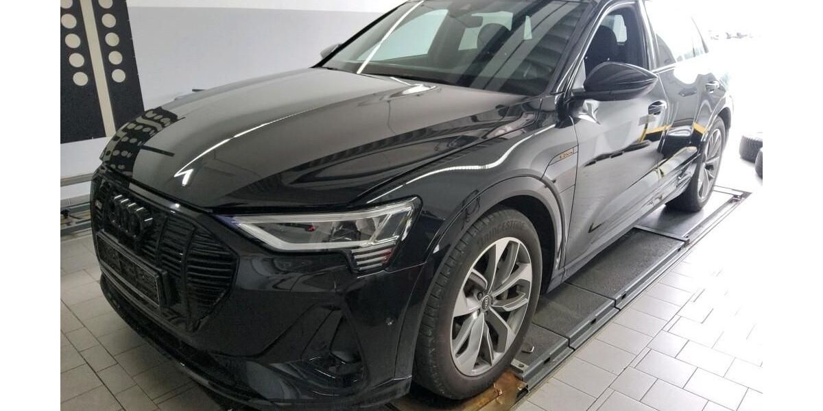 Audi e-tron 29.739 km 30.235 &euro; Hagen 58091