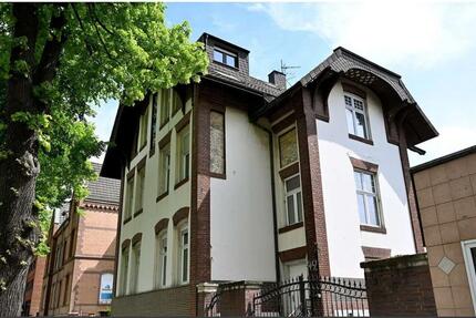 Komplett sanierte Wohnung in denkmalgeschütztem Altbau zimmer