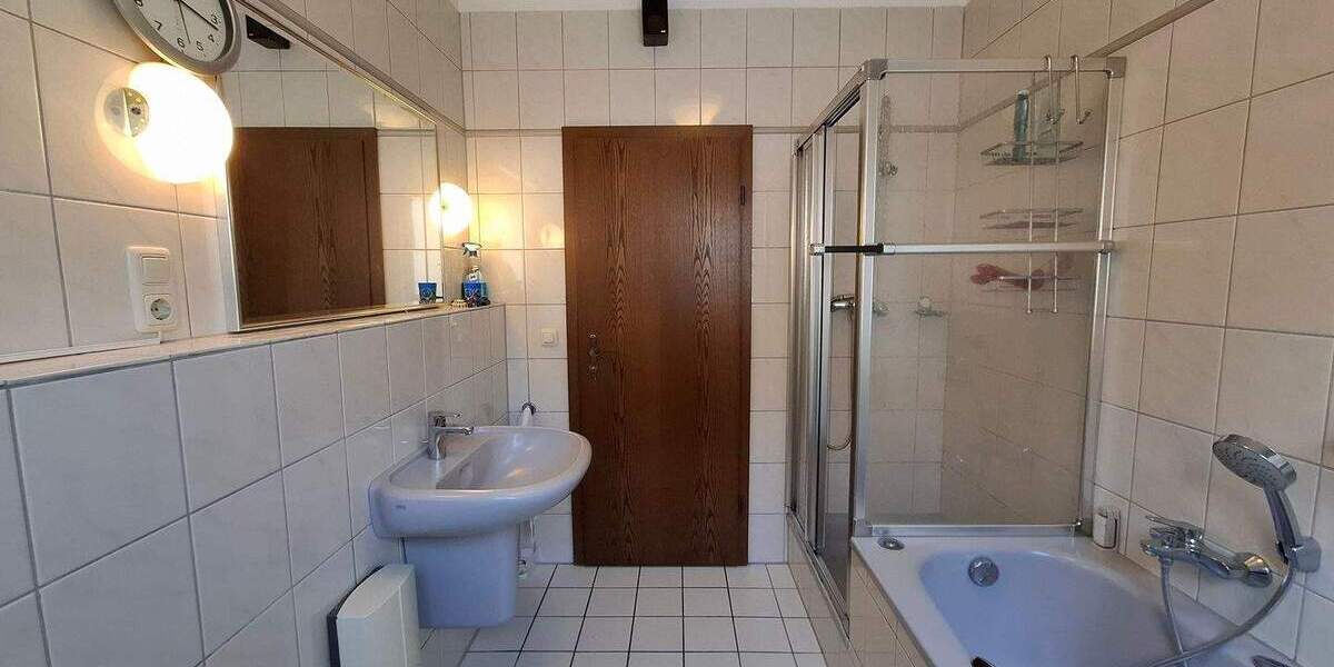 Etagenwohnung Hattingen Niederwenigern - 3 Zimmer, 92 m&sup2;, 299.000&euro; | Angebot:24114228