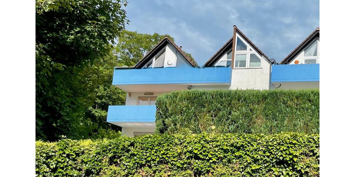 RUHIGE DACHGESCHOSSWOHNUNG MIT GRÜNEM AUSBLICK !!! 3 zimmer