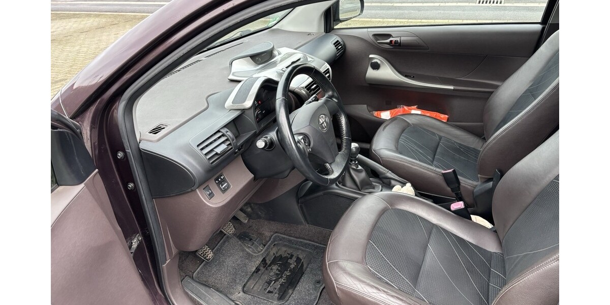 Toyota I Q 143.300 km 3.400 &euro; Holzwickede 59439