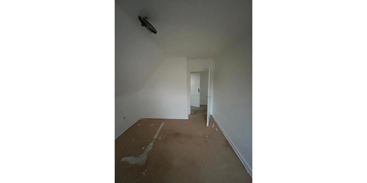 Dachgeschoßwohnung Iserlohn Sümmern - 2.5 Zimmer, 50 m&sup2;, 420&euro; | Angebot:24687497