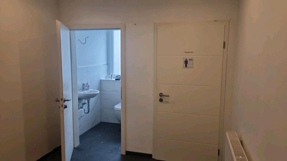 700m² Lager + 85m² Büro + Freiflächen zimmer