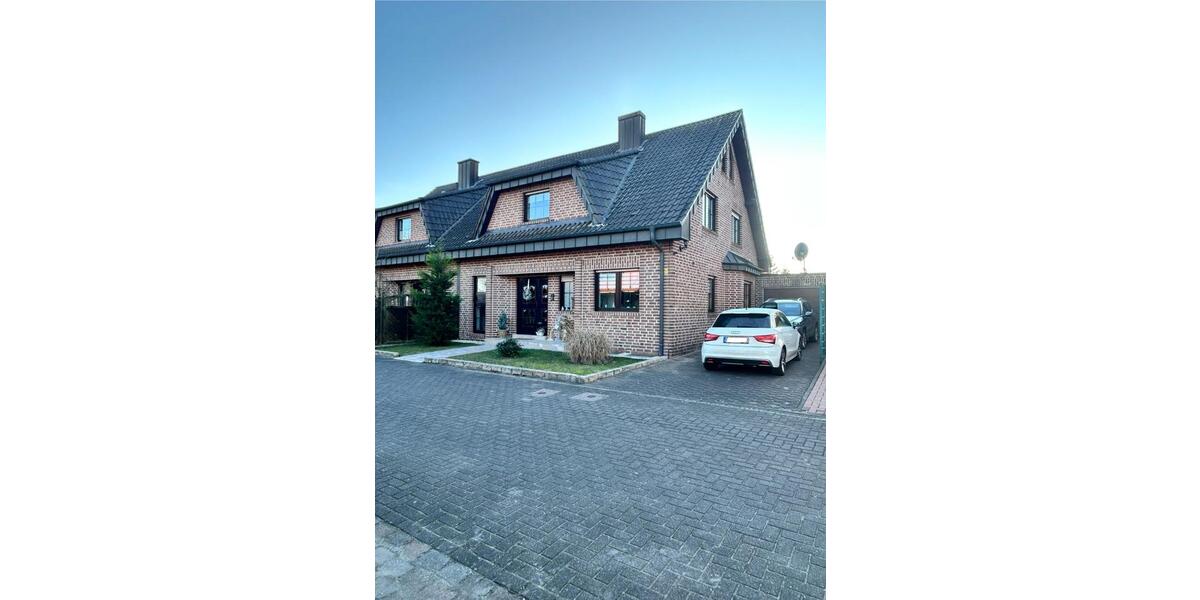 Modernes Familienzuhause: Kernsanierte Doppelhaushälfte mit Kamin 4 zimmer