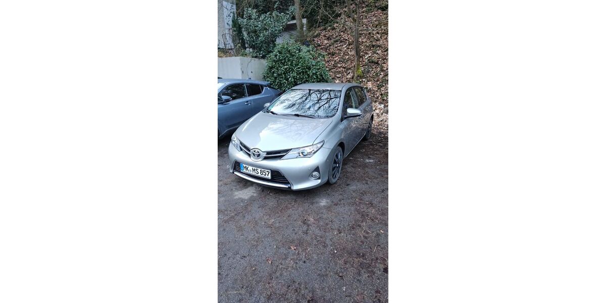 Toyota Auris 135.000 km 8.500 &euro; Altena 58762