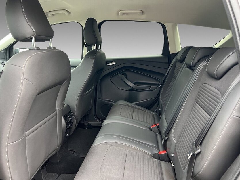 Kuga Titanium Navi Kamera AHK SHZ Motor !