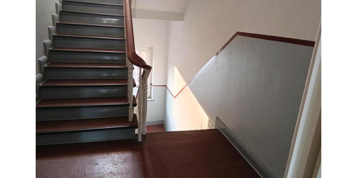 4-Zimmer-Etagenwohnung mit Balkon. 4 zimmer