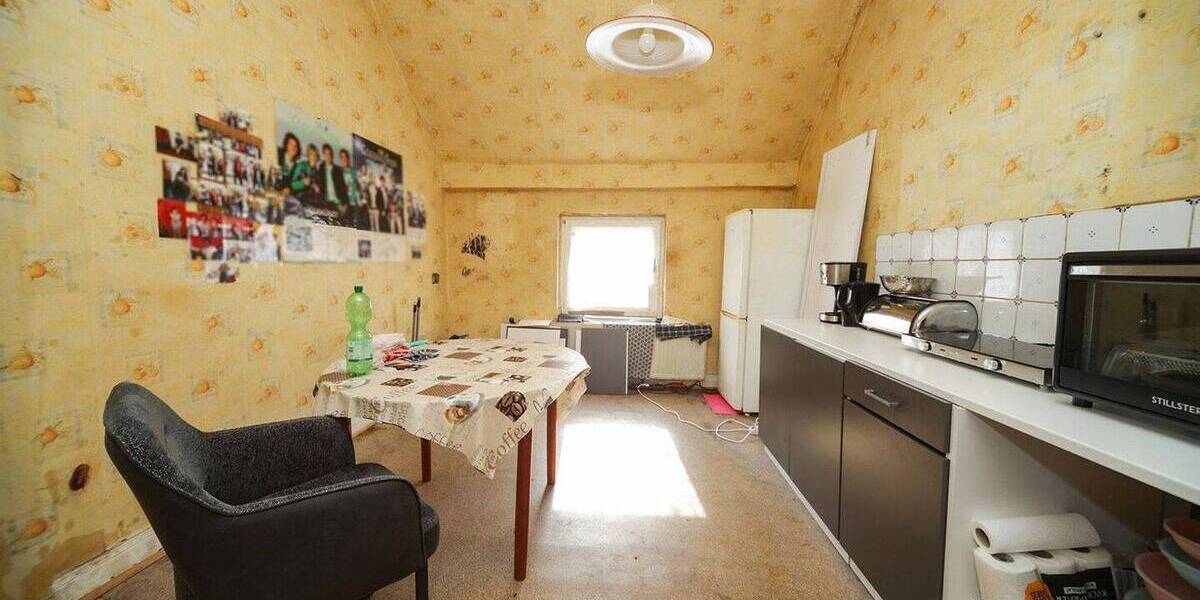 Ruhige DG Wohnung in gepflegtem Haus 4 zimmer