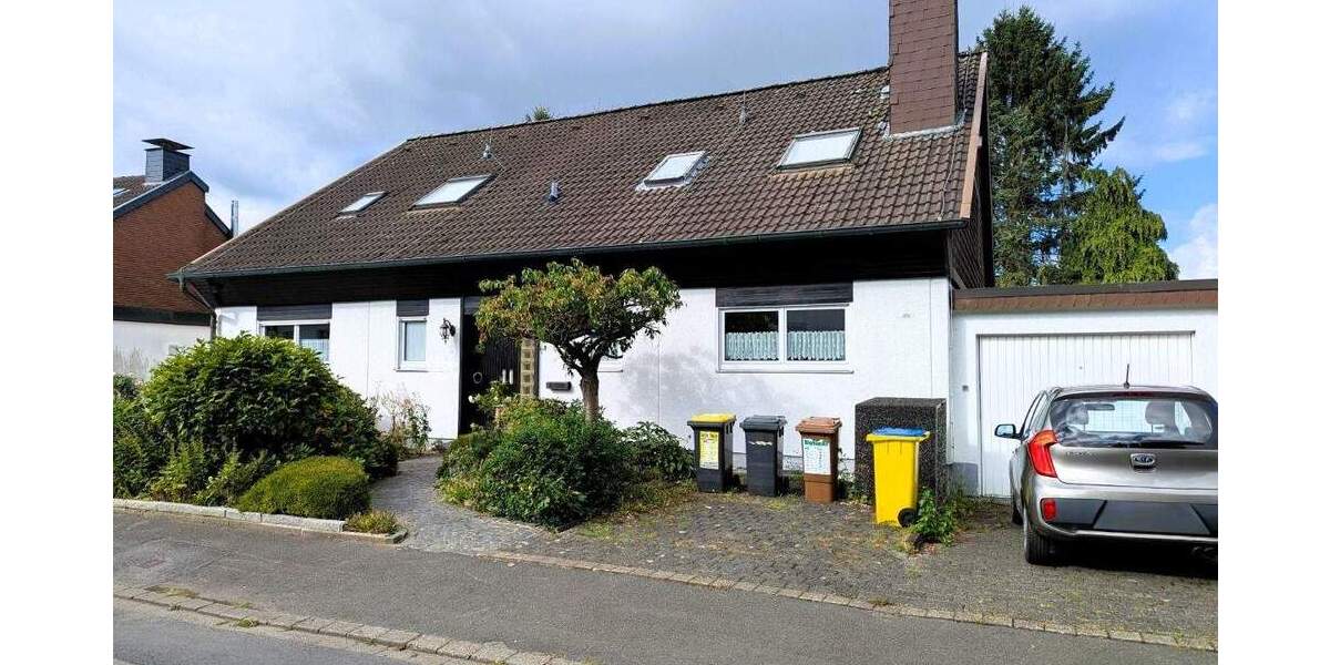 *** Terrassenwohnung mit eigenem Eingang, Garage, großem Garten + unverbaubarem Blick ins Grüne *** 3 zimmer