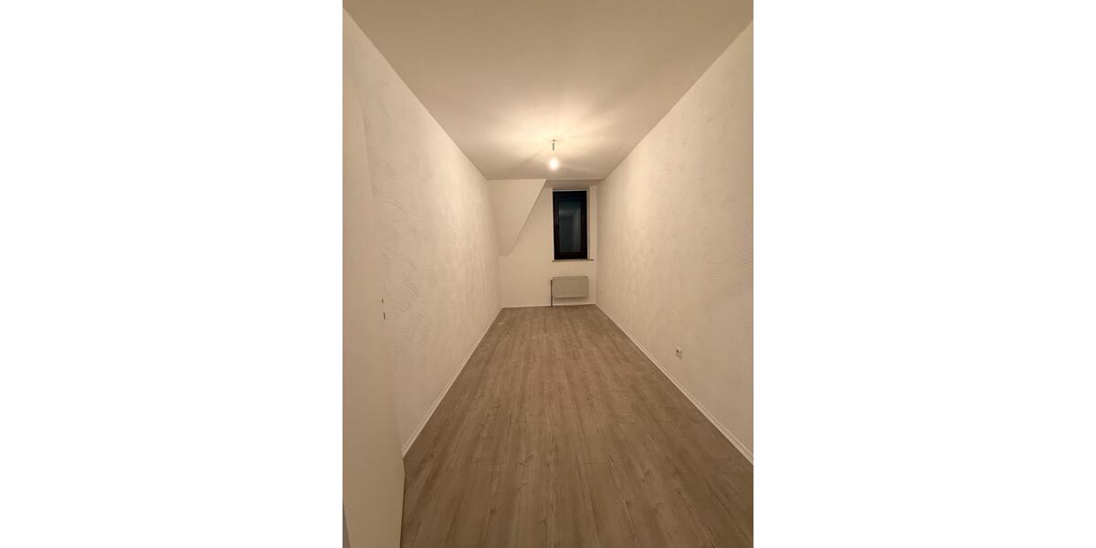 Dachgeschoßwohnung Herne Wanne-Bickern - 6 Zimmer, 130 m&sup2;, 1.500&euro; | Angebot:24774249