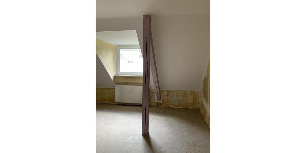 Dachgeschoßwohnung Gelsenkirchen Gelsenkirchen-Mitte - 5 Zimmer, 100 m&sup2;, 829&euro; | Angebot:25853502