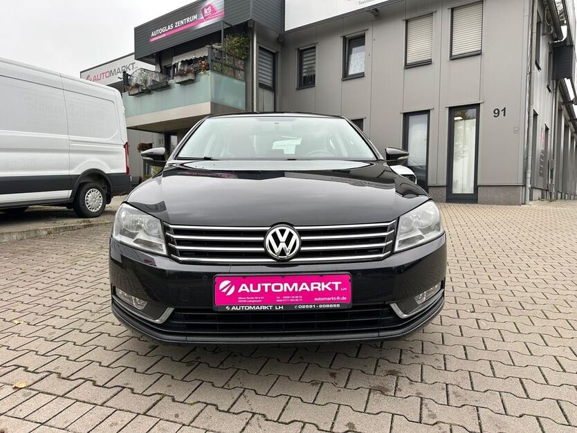VW Passat 129.000 km 11.990 € Lüdinghausen 59348