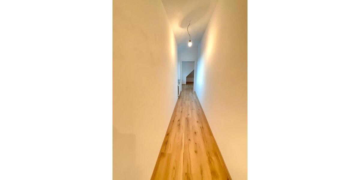 Wunderschöne 4 Zimmerwohnung mit Balkon, erster Monat mietfrei 4 zimmer