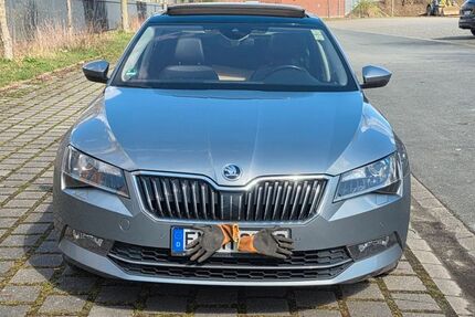 Skoda Superb 207.000 km 16.200 &euro; Sprockhövel 45549