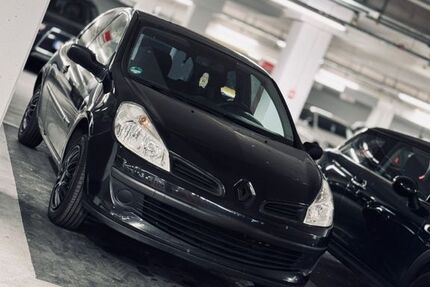 Renault Clio 204.000 km 750 &euro; Hagen 58091