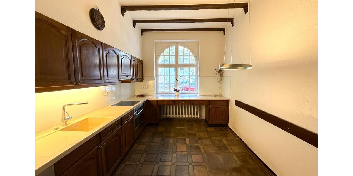 Einzigartiges Mietangebot: Historische Villa mit großem Garten | ca. 310 m² Wohnfläche 12 zimmer