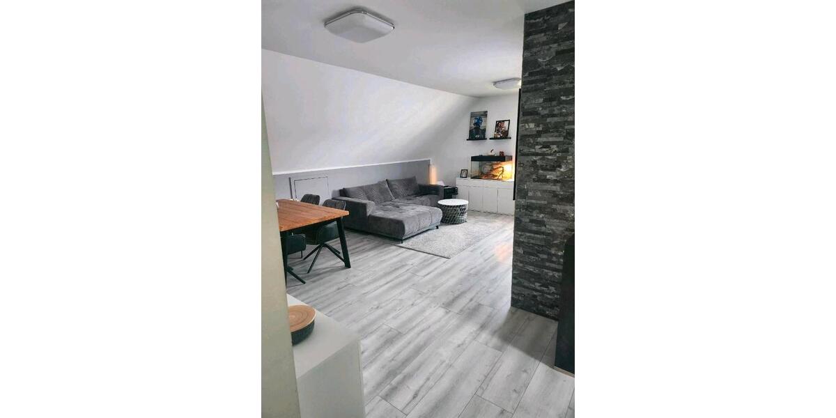 Dachgeschoßwohnung Dortmund Brackel - 3.5 Zimmer, 95 m&sup2;, 1.250&euro; | Angebot:26432429