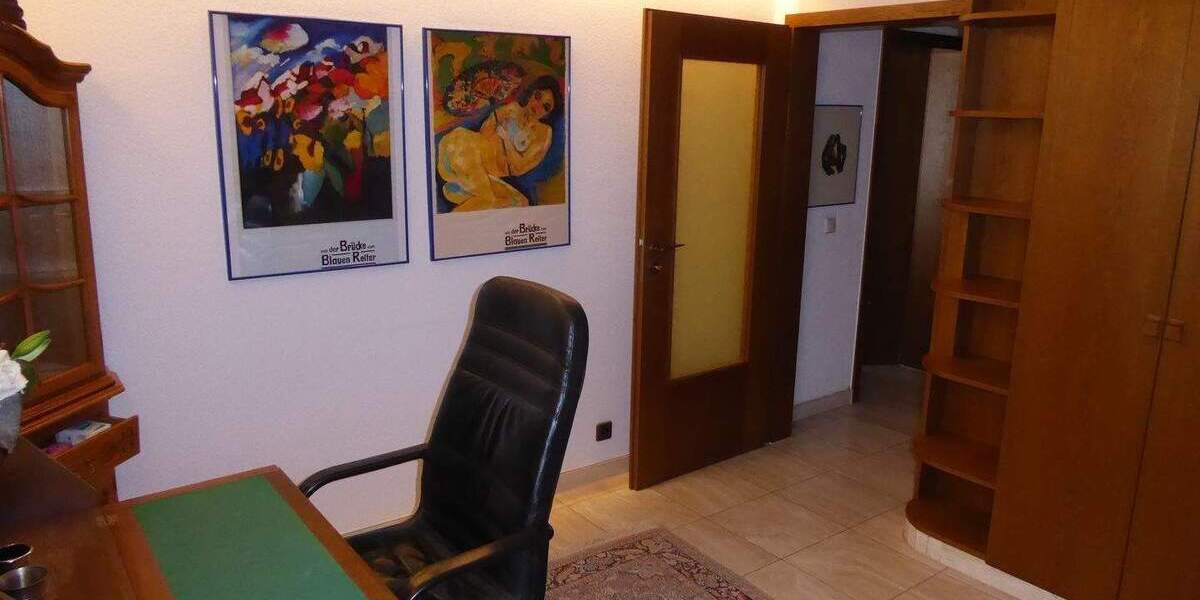 Etagenwohnung Dortmund Mitte - 3 Zimmer, 125 m&sup2;, 1.500&euro; | Angebot:23854108