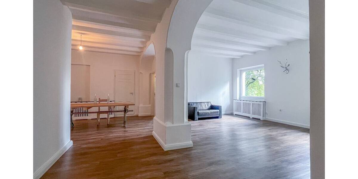 Historisches Herrenhaus im Hagener Süden, aufgeteilt in zwei Eigentumswohnungen 1 zimmer