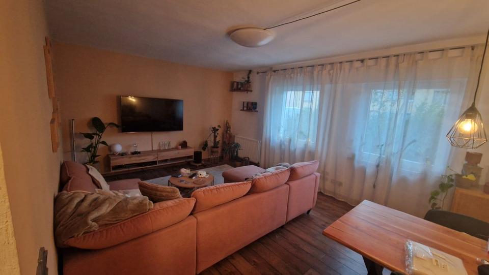 Helle 3,5-Zimmer-Erdgeschosswohnung mit eigenem Garten & Garage – 3 zimmer