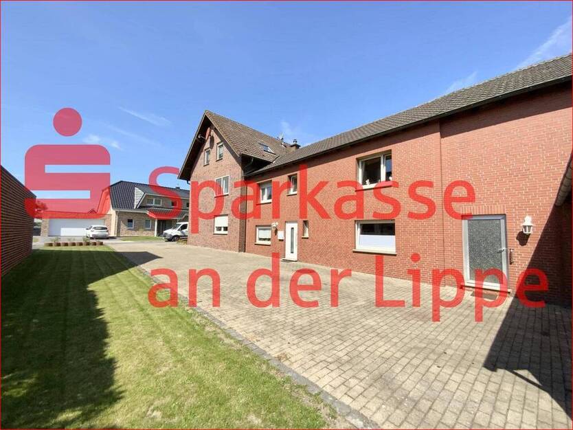 3 WOHNEINHEITEN, VIEL WOHNFLÄCHE UND EIN 2.300 m² GROSSES GARTENPARADIES!