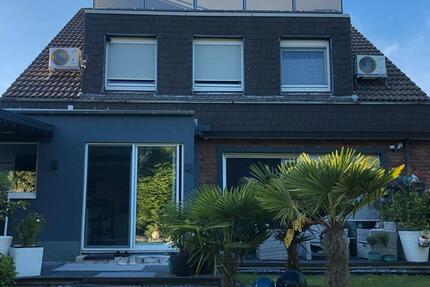 Freistehendes Haus mit EinliegerWohnung , sofort bezugsfertig.