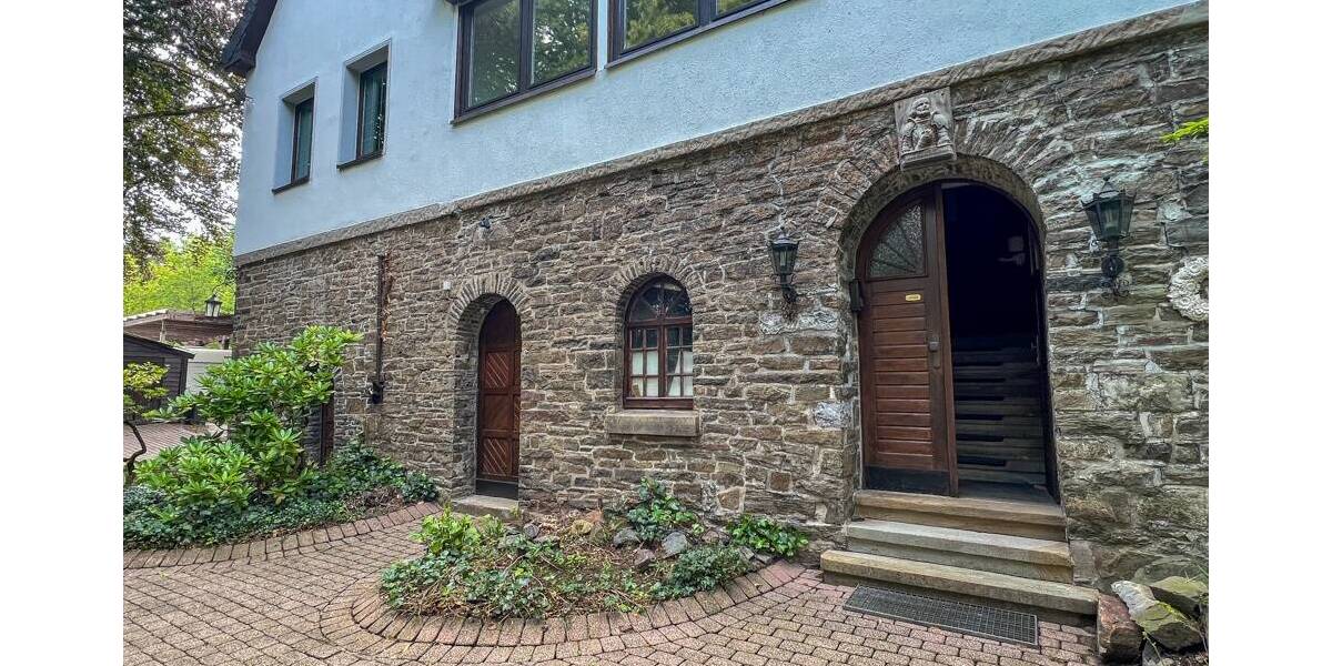 Historisches Herrenhaus im Hagener Süden, aufgeteilt in zwei Eigentumswohnungen 1 zimmer