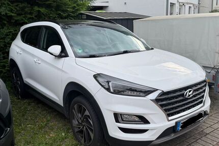 Hyundai TUCSON 93.000 km 18.999 &euro; Bergkamen 59192