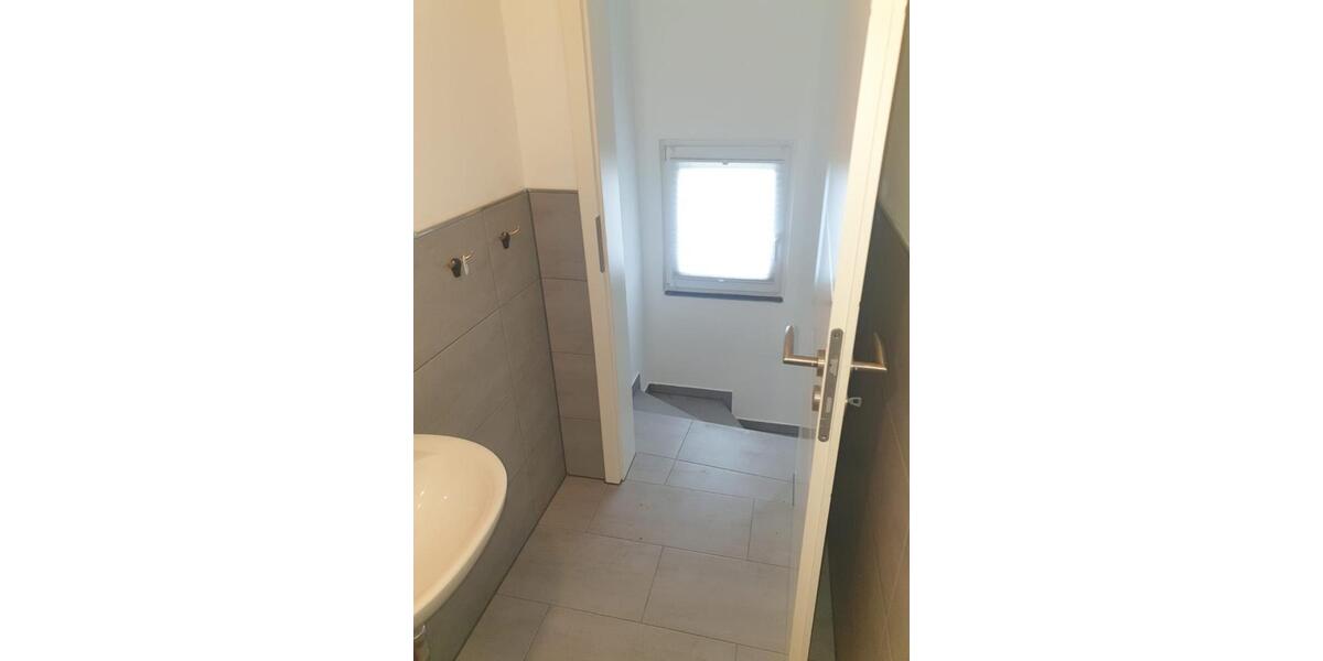 Erdgeschoßwohnung Dortmund Brackel - 6 Zimmer, 135 m&sup2;, 1.400&euro; | Angebot:22788276