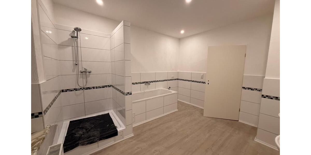 Dachgeschoßwohnung Herne Wanne-Bickern - 6 Zimmer, 130 m&sup2;, 1.500&euro; | Angebot:24774249