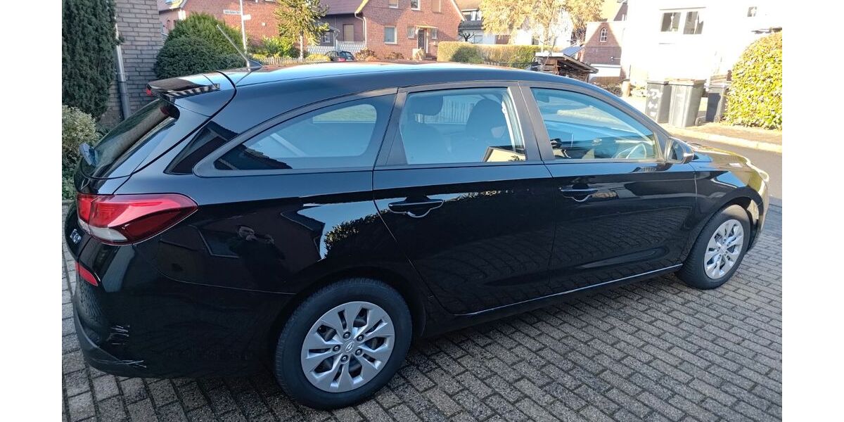Hyundai i30 102.000 km 10.700 &euro; Lüdinghausen 59348