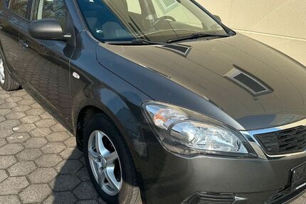 Kia ceed Sportswagon 76.000 km 3.999 &euro; Hattingen 45527