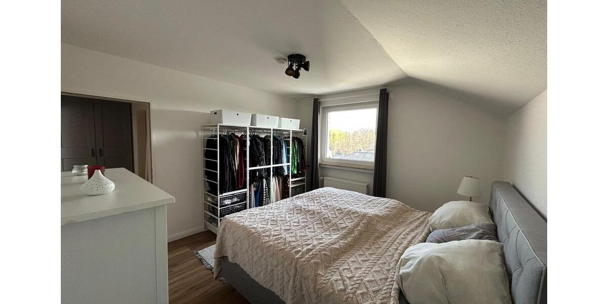 Dachgeschoßwohnung Unna Alte Heide - 2 Zimmer, 75 m&sup2;, 750&euro; | Angebot:25532977