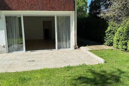 Dortmund Süd, Hacheney, GartenWohnung, 222 m2 Rasen, Sträucher u.Bäume