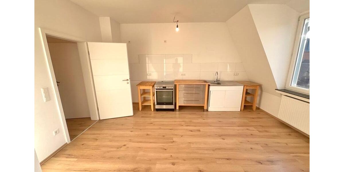 Wunderschöne 4 Zimmerwohnung mit Balkon, erster Monat mietfrei 4 zimmer