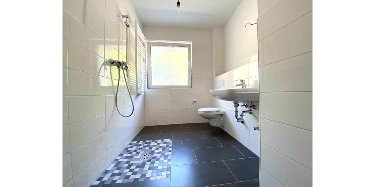 Individuelle 3-Zimmer-Wohnung, komplett saniert 3 zimmer