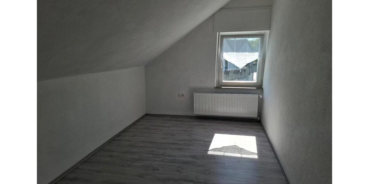 Dachgeschoßwohnung Dortmund Huckarde - 3 Zimmer, 74 m&sup2;, 560&euro; | Angebot:24748680