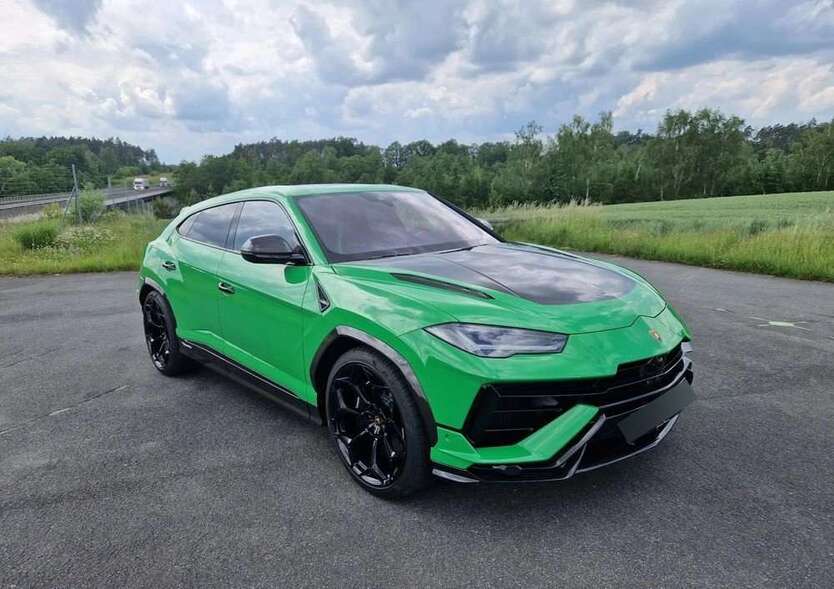 Lamborghini Urus 1.500 km 369.975 € Dortmund 44139