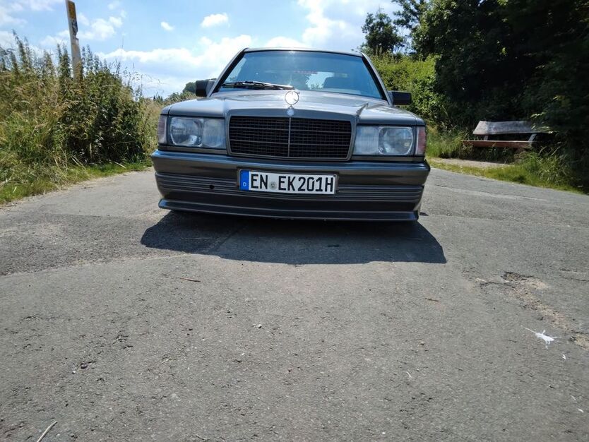 Mercedes-Benz 190 201.555 km 13.000 € Hattingen 45227