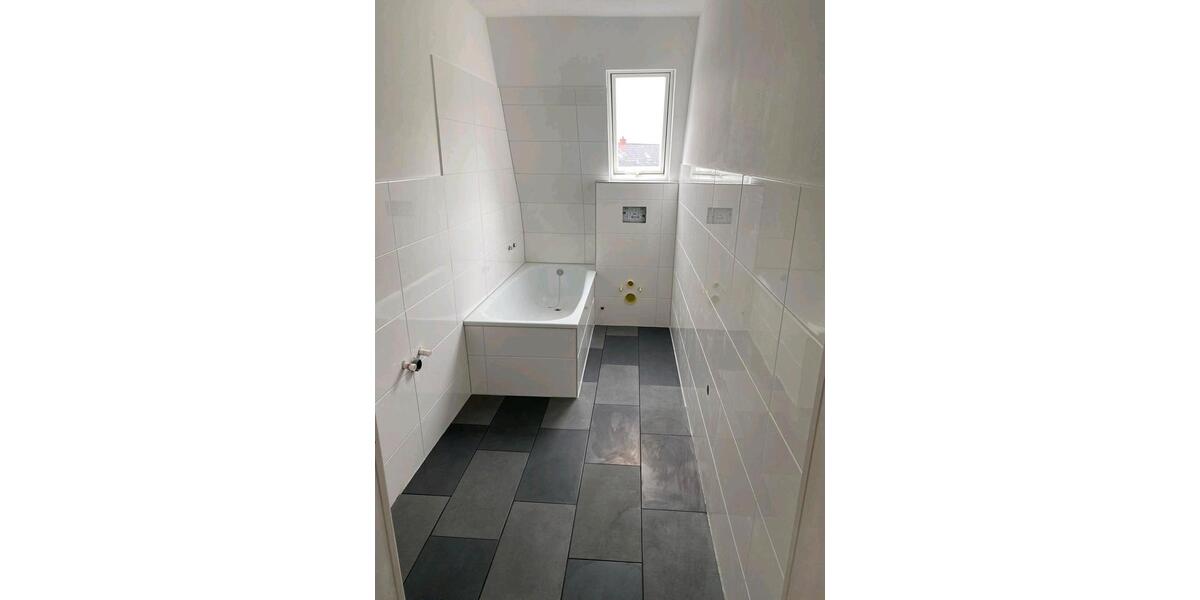 Dachgeschoßwohnung Gelsenkirchen Gelsenkirchen-Mitte - 3 Zimmer, 68 m&sup2;, 80.000&euro; | Angebot:24594082