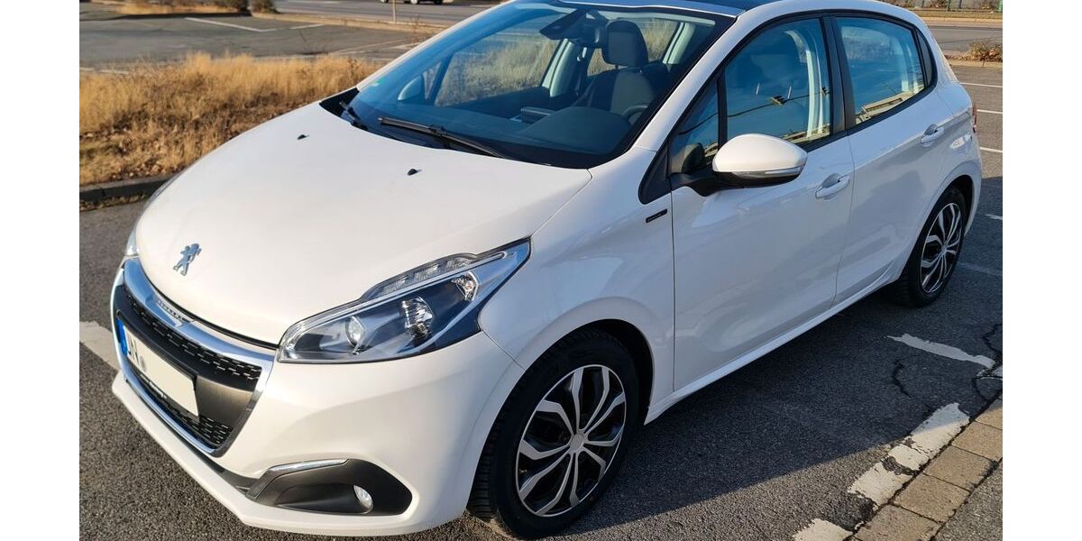 Peugeot 208 37.000 km 11.990 &euro; Bergkamen 59192
