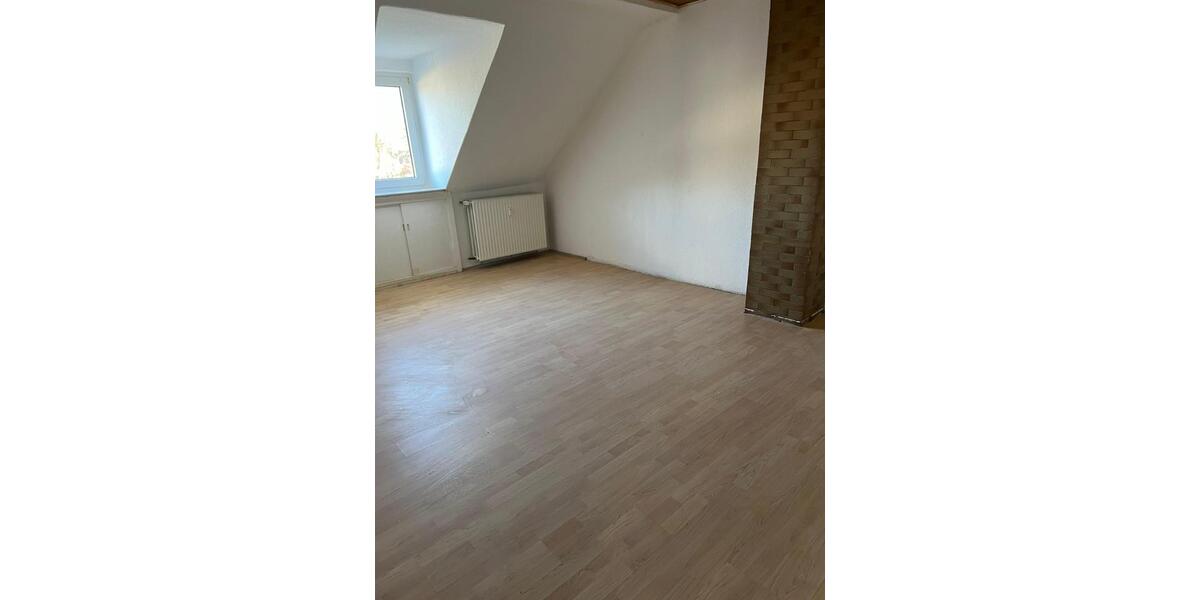 Dachgeschoßwohnung Bochum Günnigfeld - 3.5 Zimmer, 77 m&sup2;, 580&euro; | Angebot:24841566