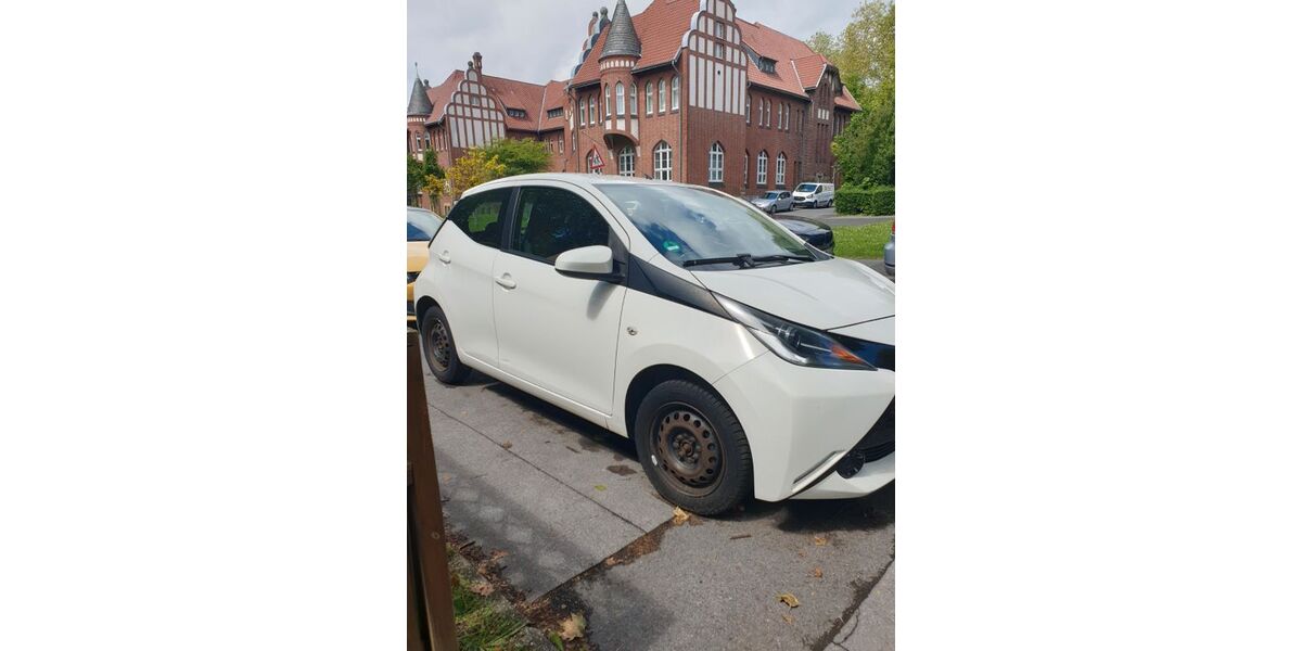 Toyota Aygo (X) 193.456 km 6.555 &euro; Dortmund 44339