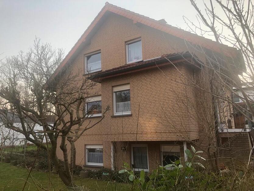 2 Familien Haus oder als 1 Großfamilie 483999-50000=439999€netto zimmer